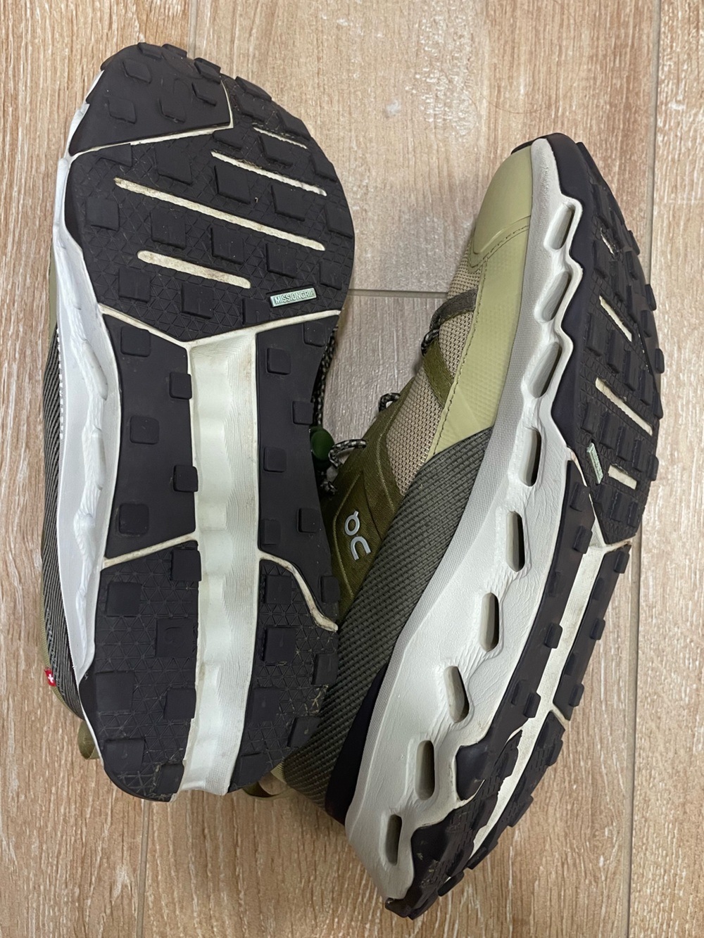 On Running Women's Cloudhorizon Hiking Shoe - Picture 9 of 12